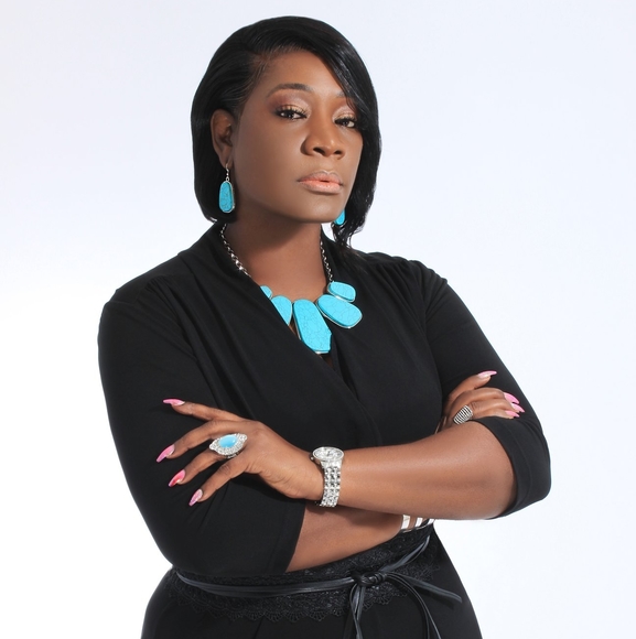 Meet your Posher, Dee - Picture 1 of 1